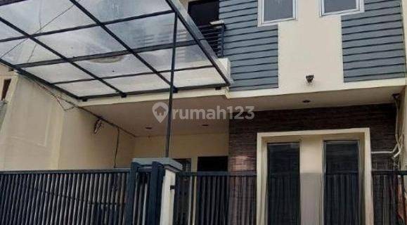 Rumah 3 Lantai di Taman Ratu, Kondisi Bagus Dekat Jalan Besar, Klinik Gigi, Rumah Makan Dan Fasilitas Umum rumah Sakit  1