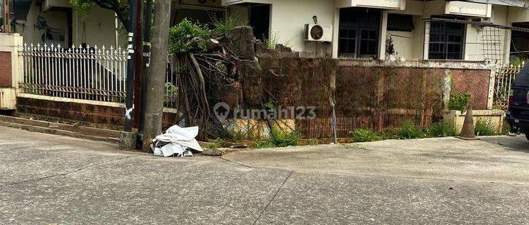 Rumah Hook Strategis Di Perum Kembangan Baru 1