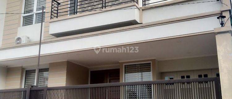 Rumah 3lantai Siap Huni 1