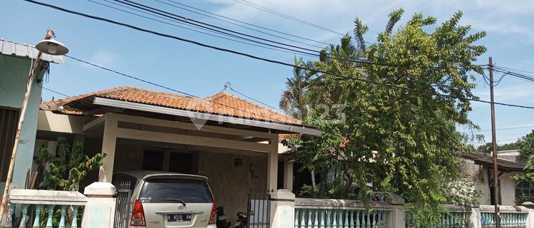 Rumah Bagus , Strategis dan Passiv Income Ada Kos-Kosan, Toko ,Dekat Jalan Tol Dekat Sekolah, Dekat Kuliner , SHM 1
