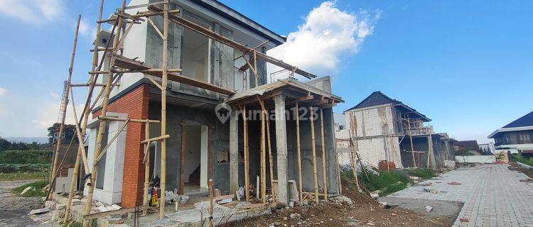 Rumah Villa 3 Lantai View Cantik 2 Menit Alun Alun Batu Bonus Private Pool Dan Furnished 1