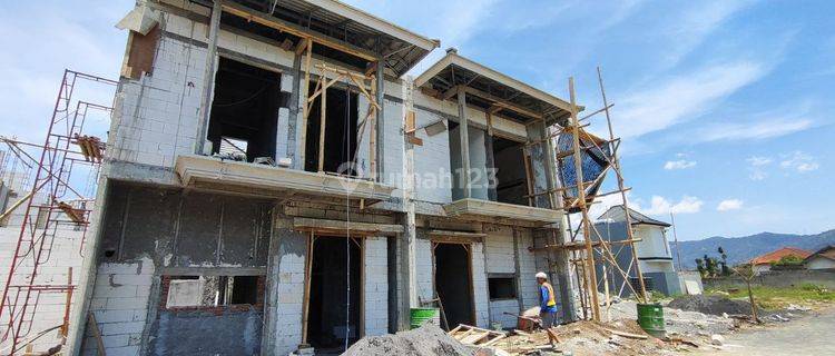 Rumah Villa 3 Lantai Furnished Dekat Alun Alun Batu View Indah Dan Cantik 1