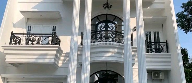 FOR SALE: LUXURY HOUSE IN THE HEART OF PEKANBARU CITY, RIAU 1