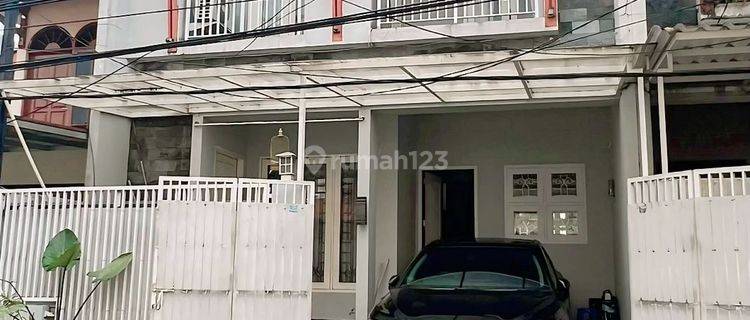 Rumah 2 Lantai Siap Huni Dekat Dengan Lrt 1