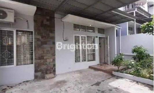 Rumah terawat di tengah kota 1