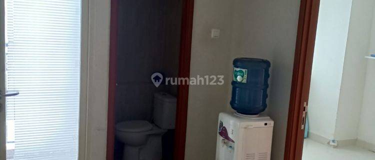 Dijual Apartemen 2kt 1km Semi Furnish di Green Park View Daan Mogot 1