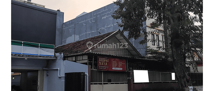 Dijual Tempat Usaha di Pinggir Jalan Raya Daerah Tomang Jakarta Barat 1