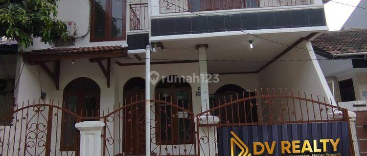 Rumah 2 Lantai Perumahan Kranggan Permai Bagus Shm 1