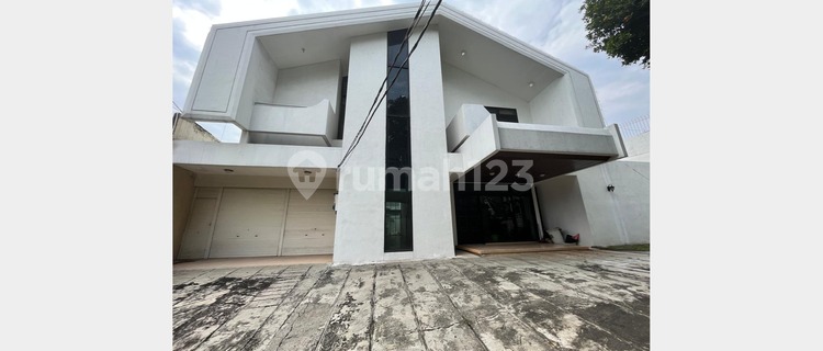 Well-Maintained 2-Storey Large House Near Tendean Tower 1