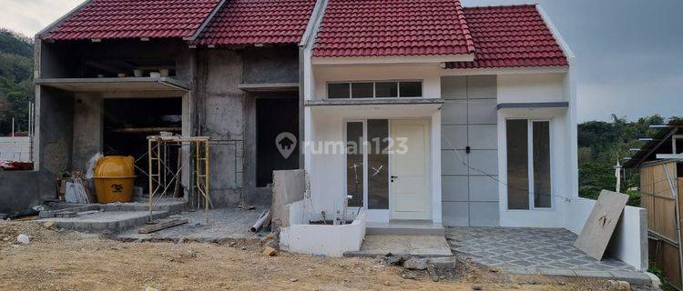 Rumah Minimalis Modern Di Perbukitan Dekat Gate Tol Seyegan, Sleman 1