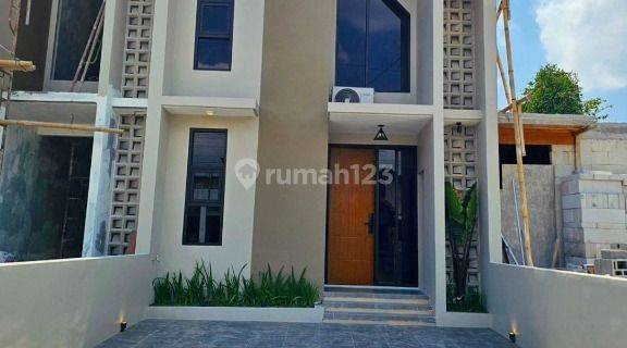 Rumah 2 Lantai, Full Furnished, 15 Menit Ke Kampus Ugm Jogja Di Sleman 1