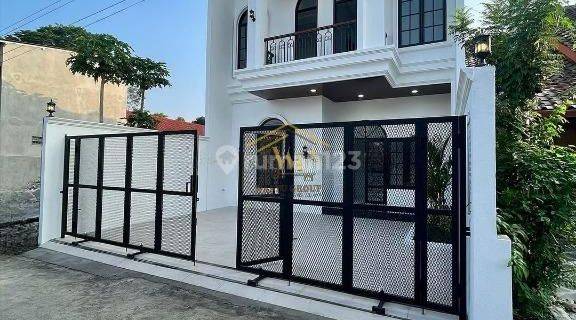 Rumah Modern Klasik 2 Lantai Dekat Rumah Sakit Uad, Ngemplak 1