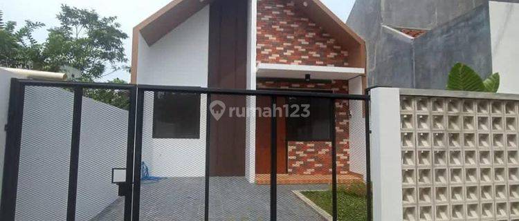 Rumah di Ciputat, Nempel Pondok Cabe, Cantik Terawat, Tanah Luas, 30 Menitan Ke Mrt Lebak Bulus. 1