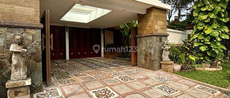 Di Sewakan Rumah Hunian Mewah 2 Lantai Private Pool  1