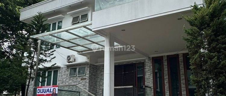 RUMAH CANTIK BANYAK AREA LUAS POSISI HOEK DI THE GREEN BSD 1