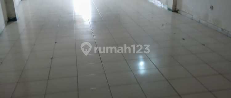 3 ¹/² Story Shop House with Roof Top Building on Narogong Main Road 1