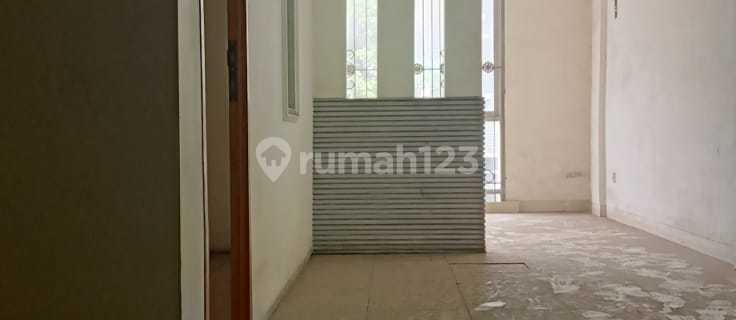 Business Opportunity! 3.5-Storey Shop House in Kayuringin, South Bekasi 1