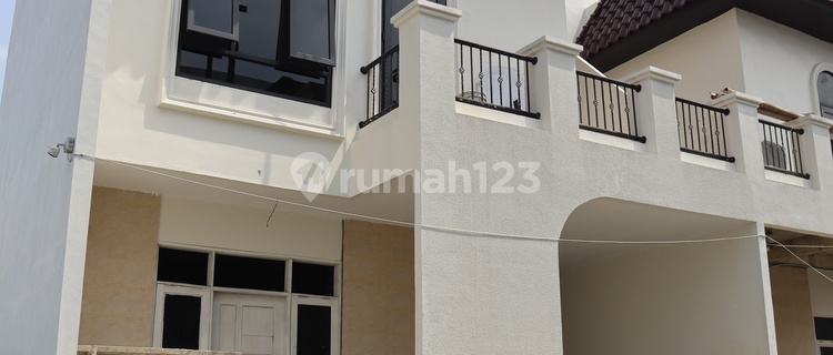 Disewakan Rumah Baru Komplek Ibiza Haus Jalan SM Raja Amplas 1