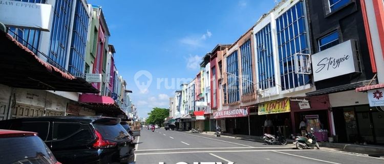 For Sale 3-Story Shop House Ready to Occupy Jalan Karya Wisata 1