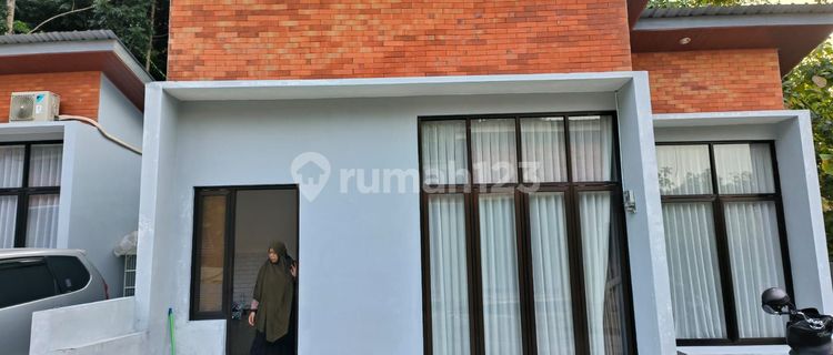 Rumah Nyaman View Menawan Dekat Stasiun Prambanan  1