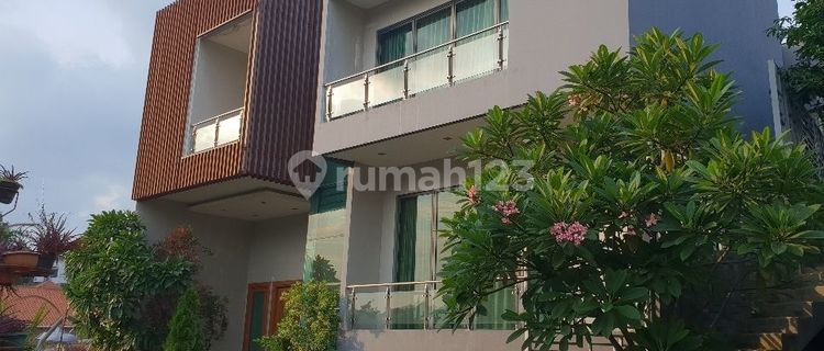 Luxury Fully Furnished 3-Story House in Gajahmungkur, Semarang 1