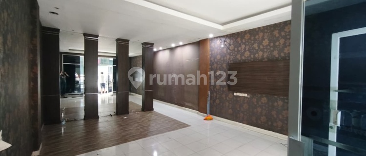 For Rent: Nice 4-Story Shop House at CSB Mall Cirebon 1