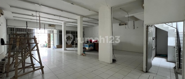 For Sale/Lease Ruko Rendeng 2 on Siliwangi Street, Cirebon 1