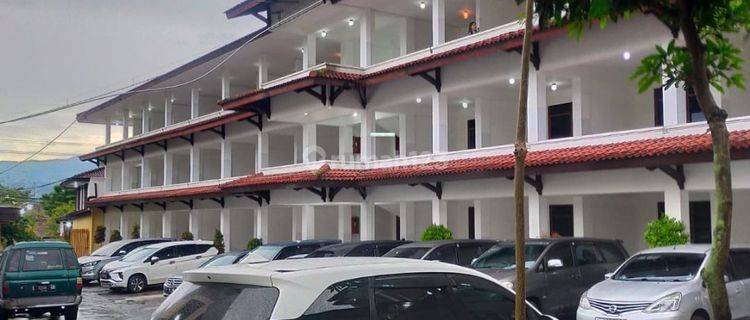 Hotel Strategis Mewah Dan Luas Di Kota batu 1