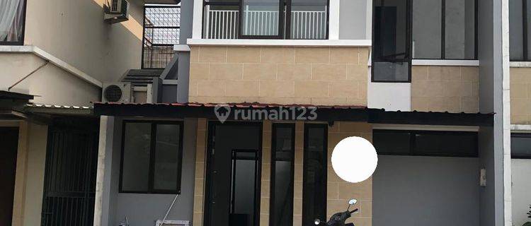 Rumah 2 Lantai Sudah Renovasi Unfurnished Sertifikat Hak Milik di BSD, Tangerang 1