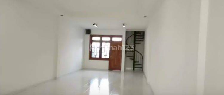 For Sale Immediately Strategic Shophouse Main Road 1