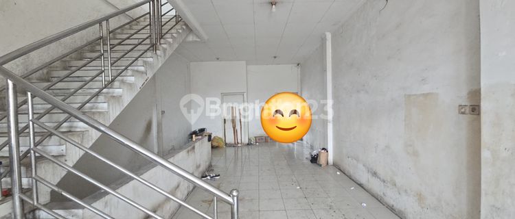 3-STOREY SHOPHOUSE FOR RENT 1