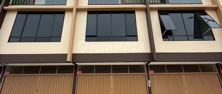 For Sale and For Rent 3.5-Story Shop House in Opera 3 Mitra Raya Batam Centre 1
