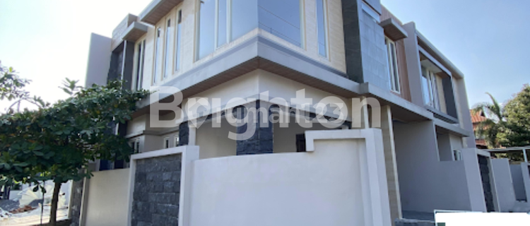 RUMAH GRESS 2 LANTAI MINIMALIS MODERN HOOK SIAP HUNI DI RUNGKUT HARAPAN 1