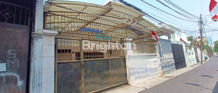 Rumah Rapih, Bersih Di Biak Roxy 1