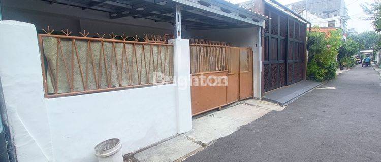 Rumah Tua Antik Sudah 85% Renovasi Bersih & Nyaman 1