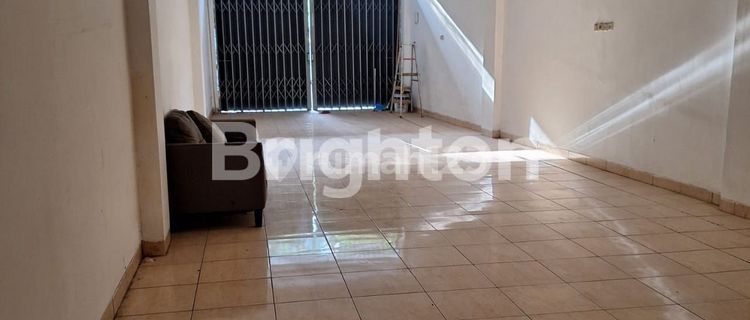 SHOPHOUSE GOLDEN LOCATION, HIGHLY STRATEGIC, 100% FLOOD-FREE GUARANTEED 1