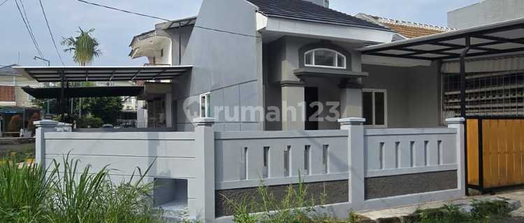 Affordable Hook Houses in Gading Serpong Sector, Tangerang 1