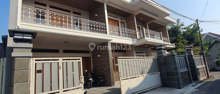 Dijual Rumah Lux Full Furniture Kelas Hotel Solo 8,5m 1