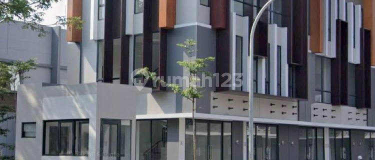 FOR RENT NEW 3-STORY SHOPHOUSE, STRATEGIC LOCATION NEXT TO CAMPUS!!! 1