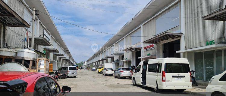 Gudang + Office Ruko 2 Lantai Km5 Balikpapan Unit Paling Depan 1