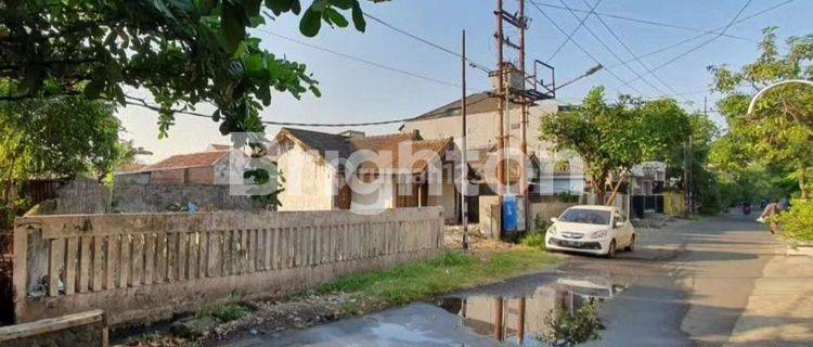 RUMAH HITUNG TANAH MANUKAN SURABAYA BARAT, ROW JALAN LEBAR 1