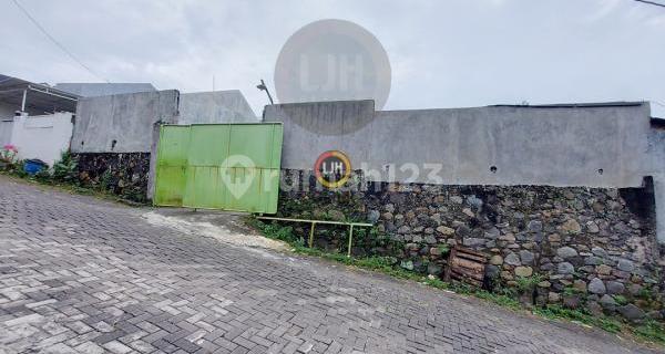 Plot at Candi Pawon Semarang 1