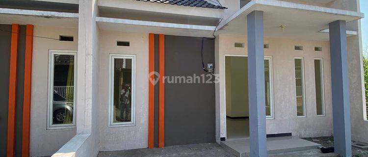 Rumah Minimalis Modern Di Mojokerto Kota Dekat 1