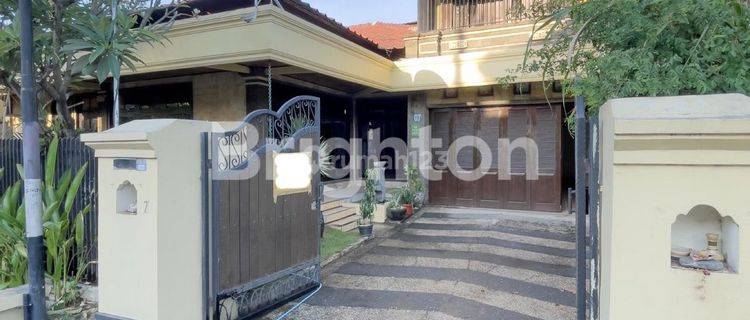 RUMAH DENGAN POOL DI PANJER DENPASAR SELATAN 1