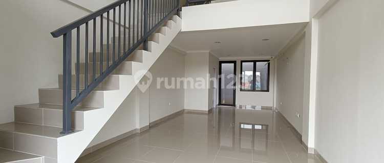 For Rent: 3-Story Ready-to-Use Shop House, Free Parking, Near Mall, Toll Access to Tambun, Located in Grand Wisata, Bekasi. 1