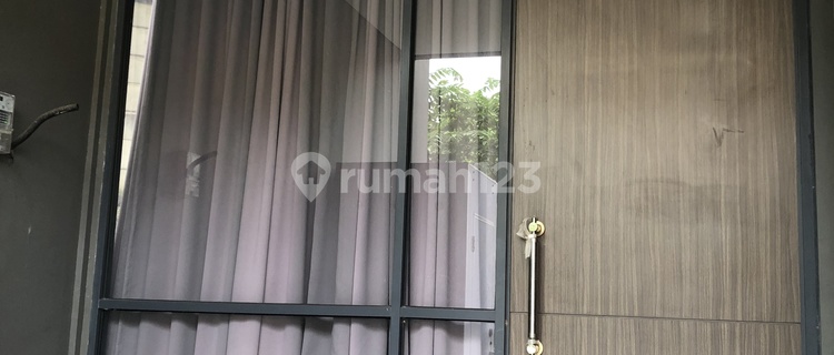 For Rent: 2-Story Shop House, 3 Bedrooms, Ready to Live In, Furnished, Near Mall, Toll Access, Garden House, Grand Wisata, Tambun, Bekasi. 1