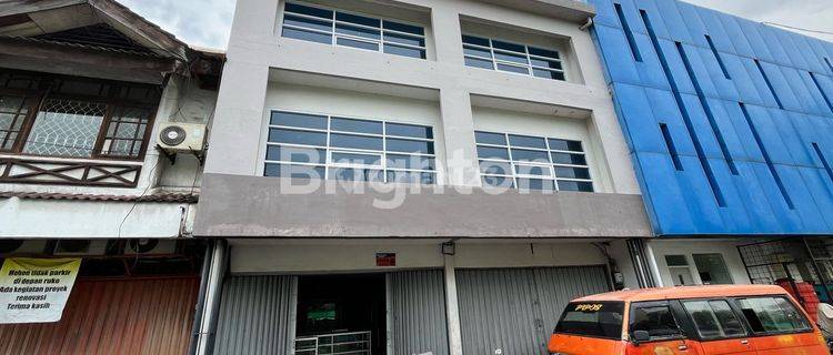 Disewakan Ruko 2 Pintu 3 Lantai Kosongan Balikpapan Permai 1