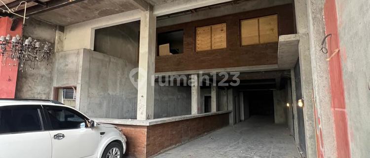 Gedung Bagus Strategis di Petitenget Seminyak Bali 1