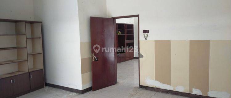 Rumah 12 Kamar Tidur Di Tengah Kota Jember 1