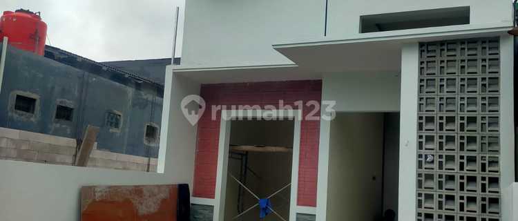 Ready-to-Occupy House in Klipang, Tembalang, Semarang 1